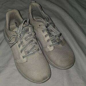 🚨SALE🚨 AVIA Tennis Shoes Women Size 7